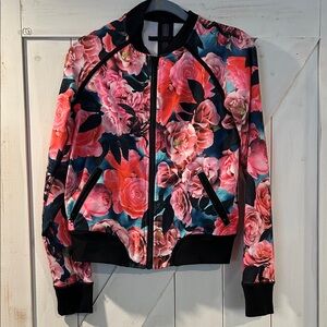 lululemon athletica Secret Garden Hold Your Om Track Jacket Mesh Back 6